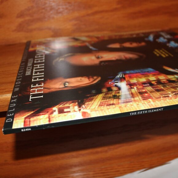 3/$77- flawless discs THE FIFTH ELEMENT Deluxe Widescreen Laserdisc Bruce Willis - Picture 2 of 6